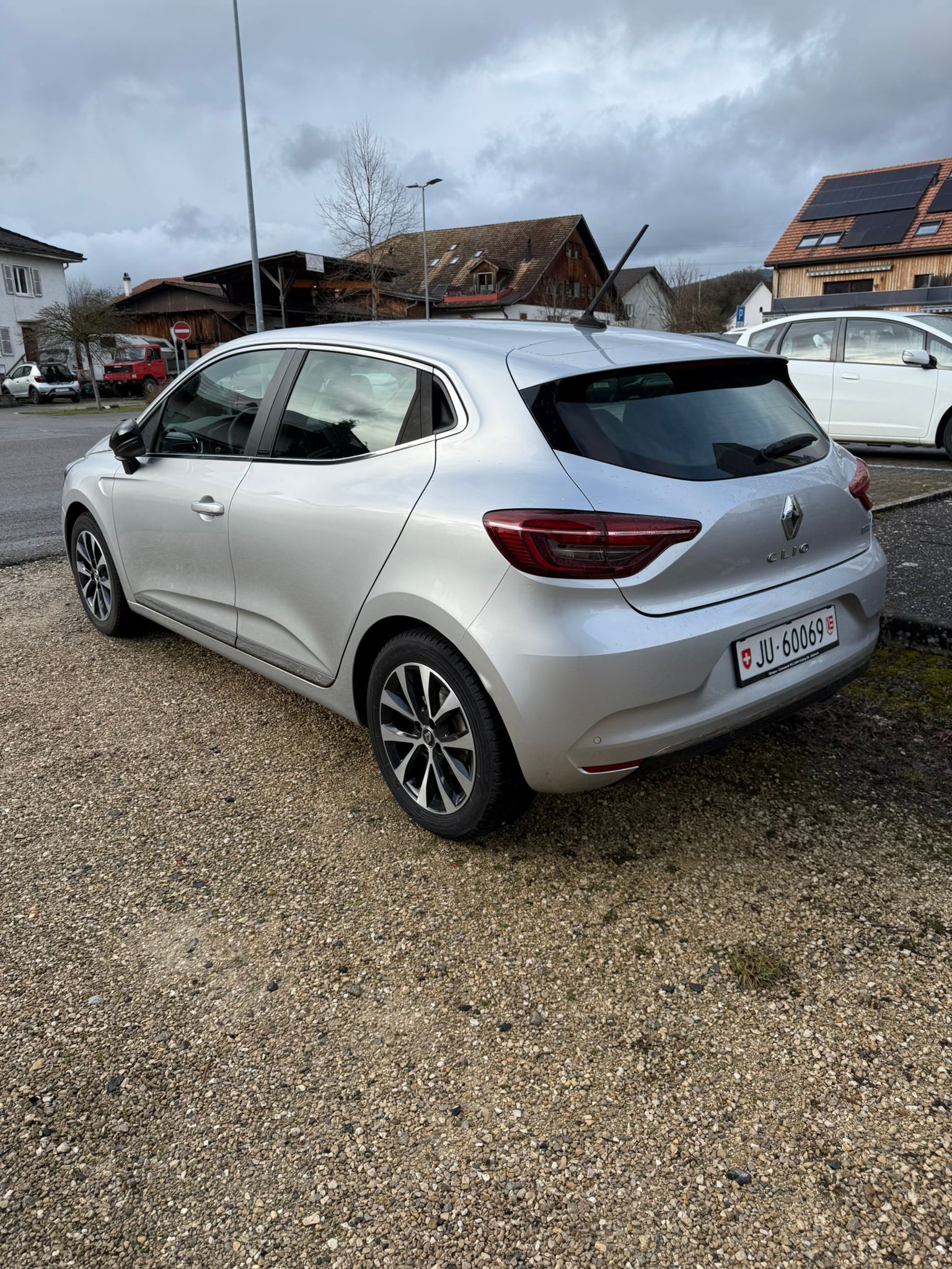 RENAULT Clio 1.6 E-Tech Intens-image-3