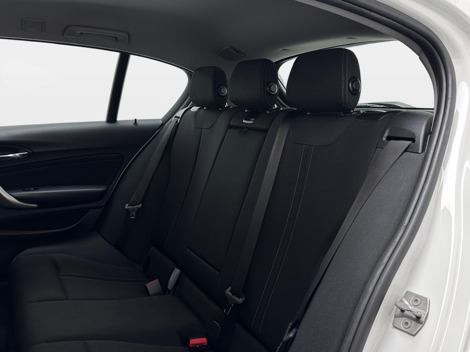 BMW 118i Steptronic-image-11