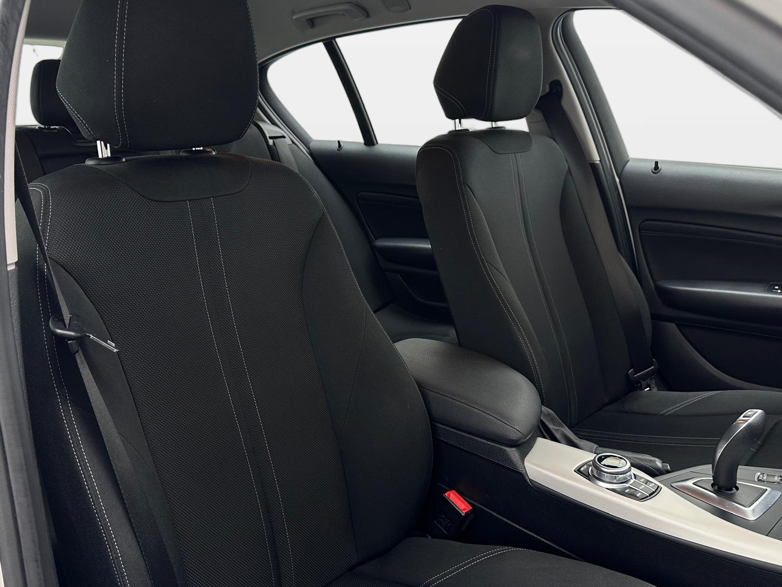 BMW 118i Steptronic-image-15