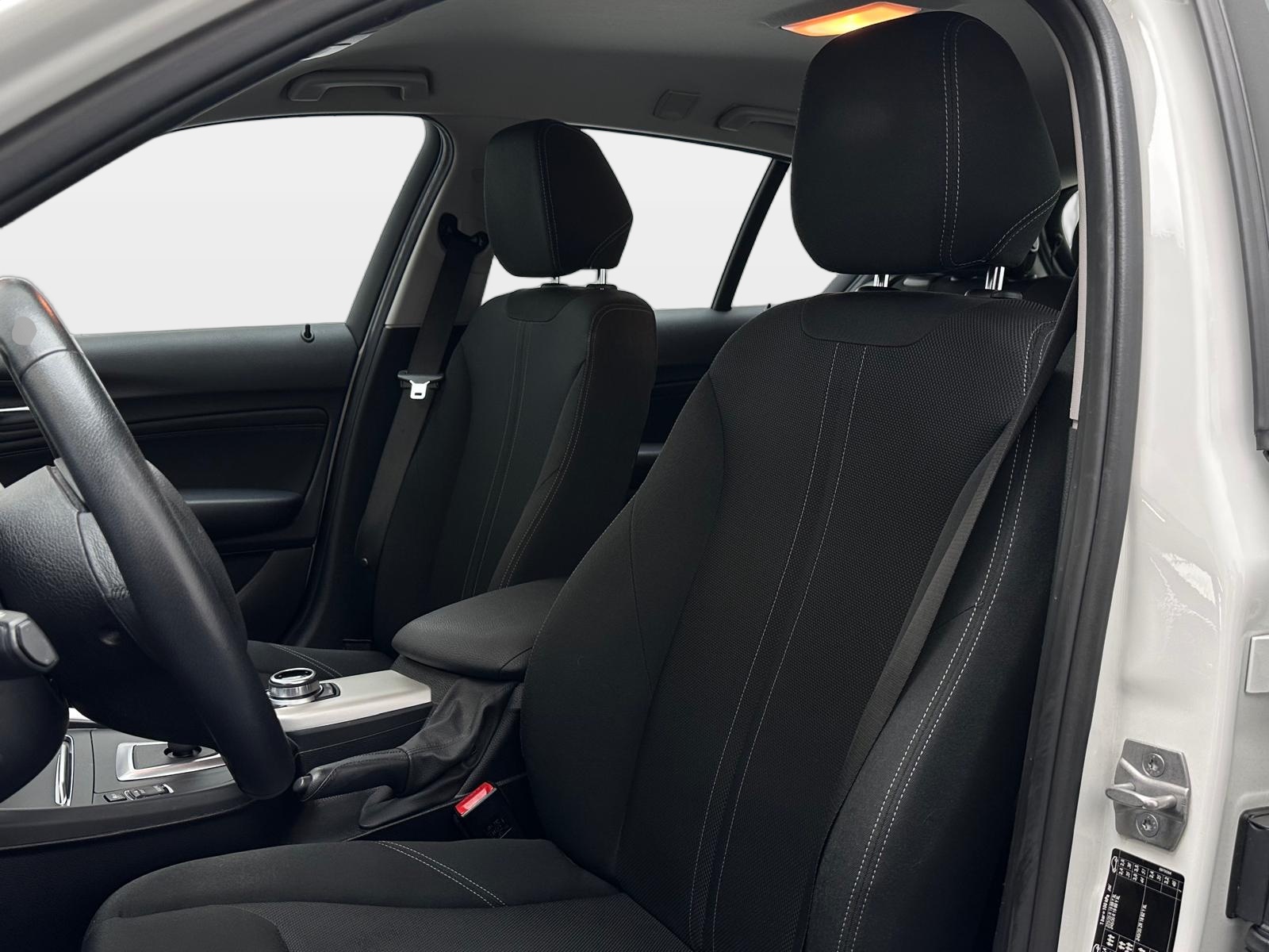 BMW 118i Steptronic-image-6