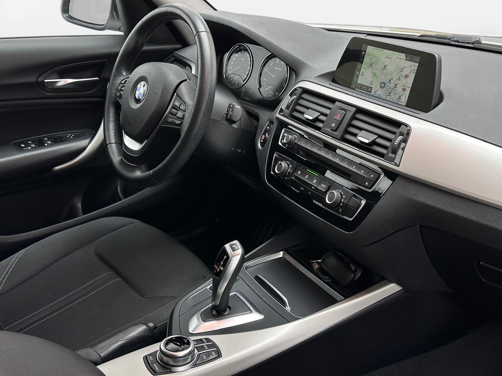 BMW 118i Steptronic-image-10