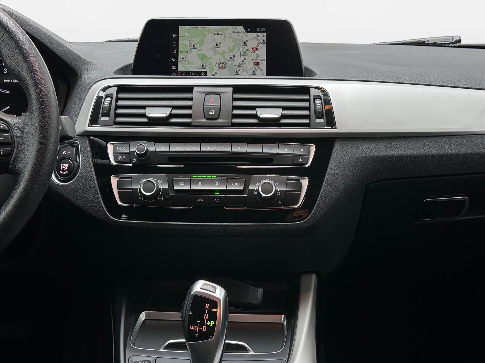 BMW 118i Steptronic-image-16