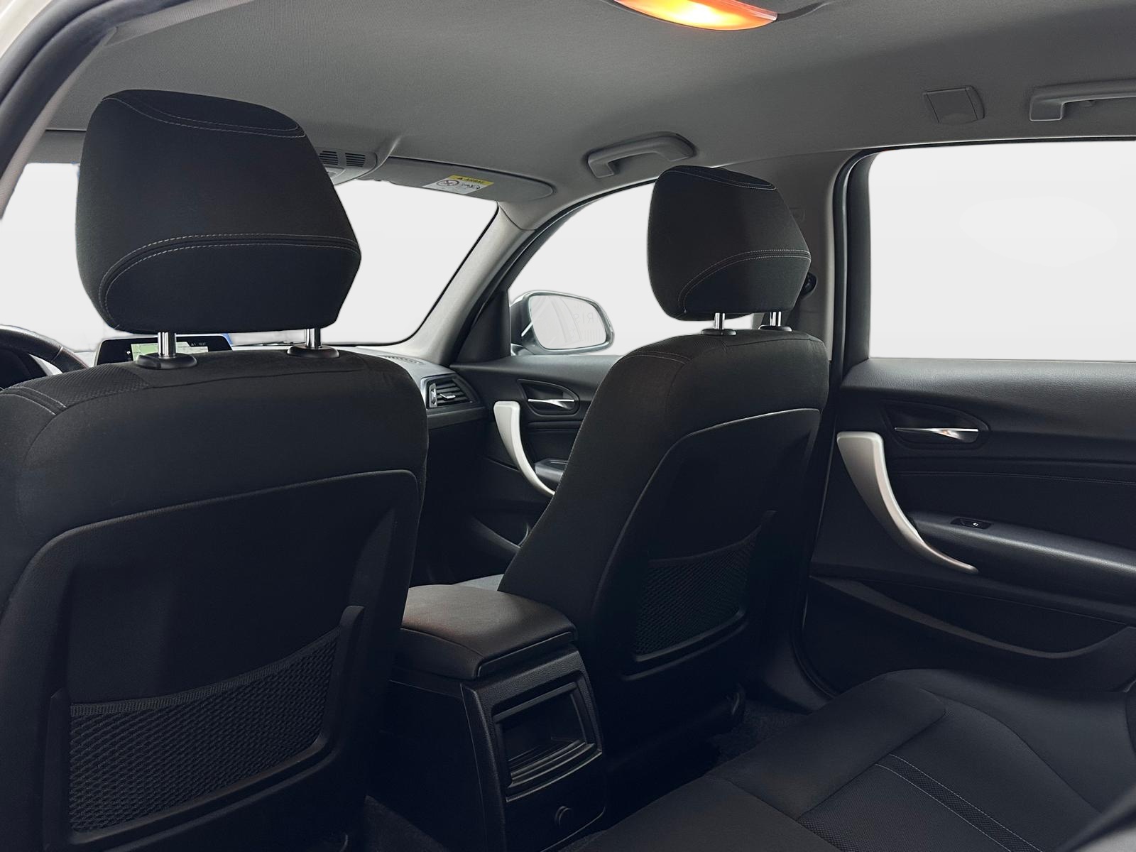 BMW 118i Steptronic-image-12