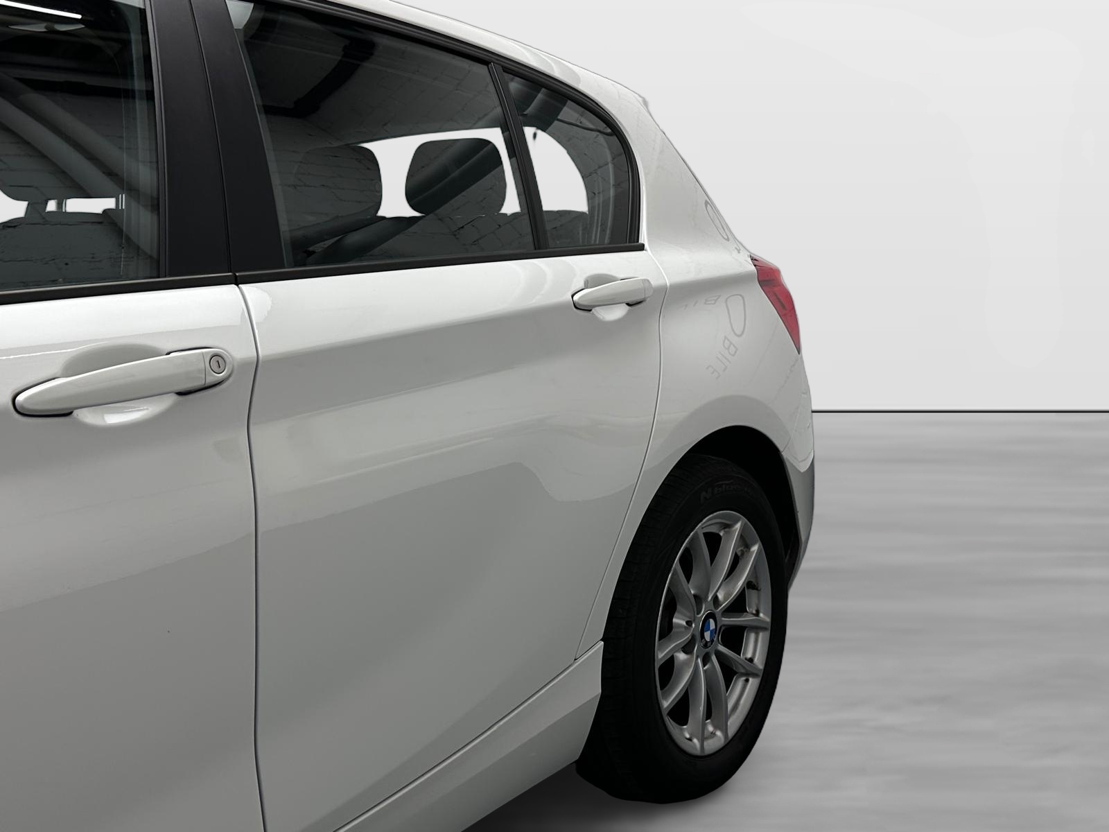 BMW 118i Steptronic-image-18
