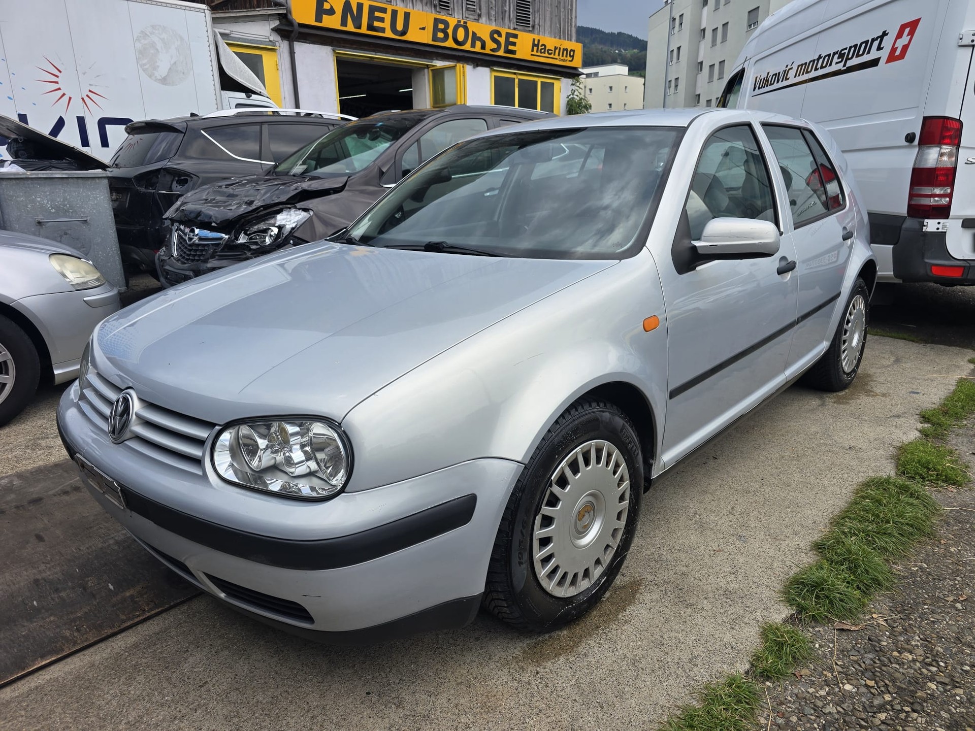 VW Golf 1.8 GTI-image-1