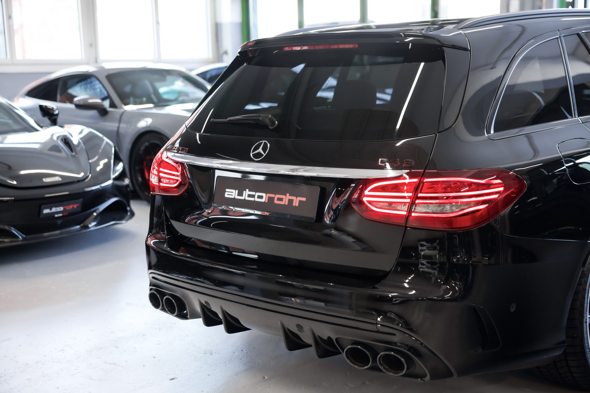 MERCEDES-BENZ C 43 AMG 4Matic 9G-Tronic-image-9
