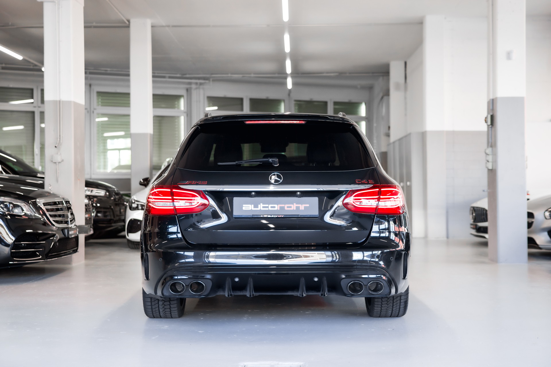 MERCEDES-BENZ C 43 AMG 4Matic 9G-Tronic-image-4