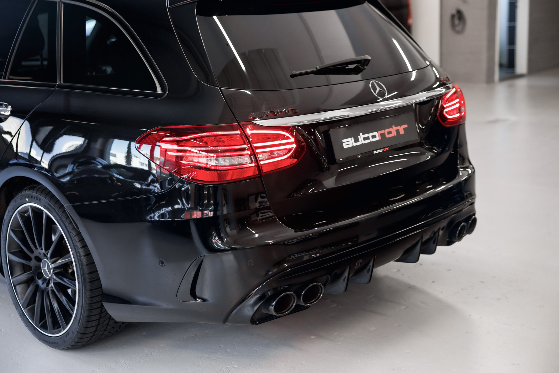MERCEDES-BENZ C 43 AMG 4Matic 9G-Tronic-image-10