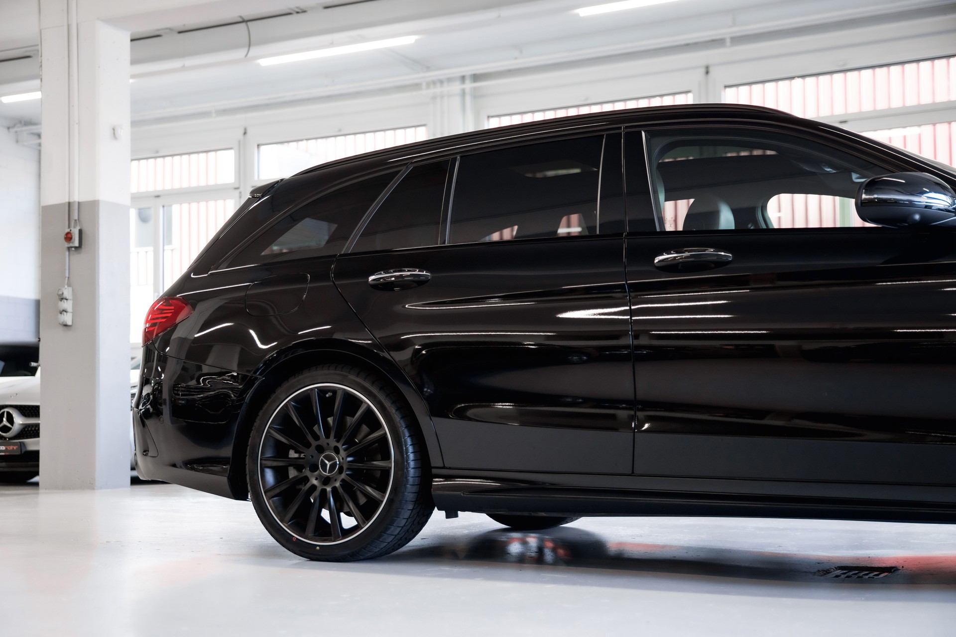 MERCEDES-BENZ C 43 AMG 4Matic 9G-Tronic-image-8