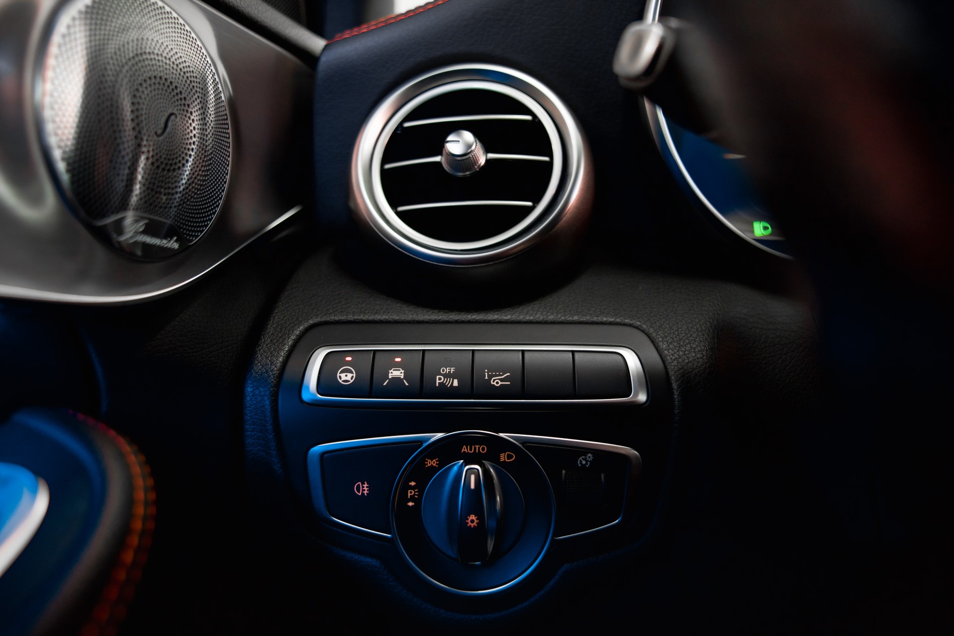 MERCEDES-BENZ C 43 AMG 4Matic 9G-Tronic-image-30