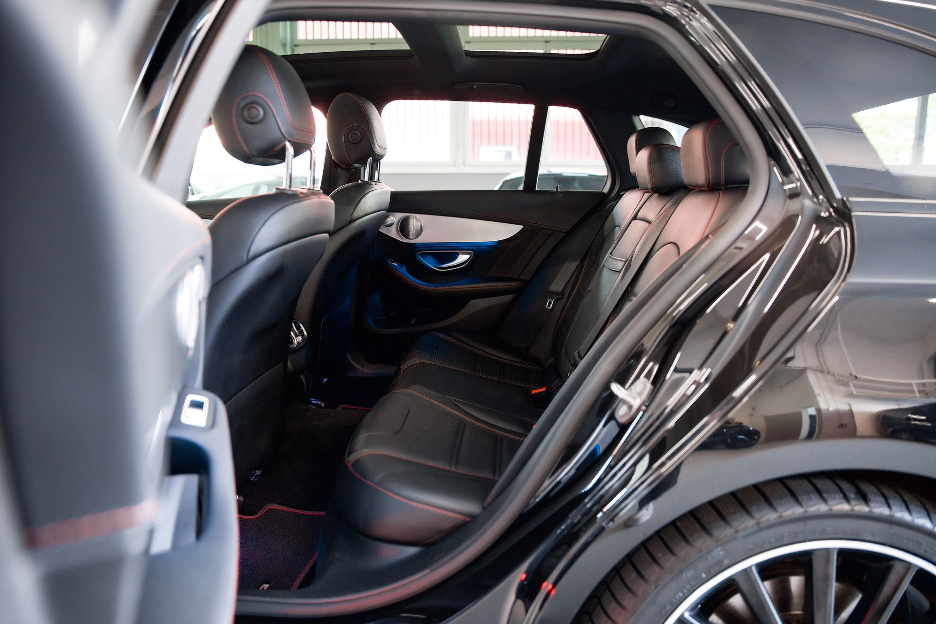 MERCEDES-BENZ C 43 AMG 4Matic 9G-Tronic-image-18