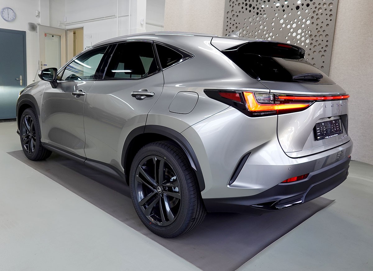 LEXUS NX 450h+ E-FOUR Comfort, 20" Alufelgen-image-2