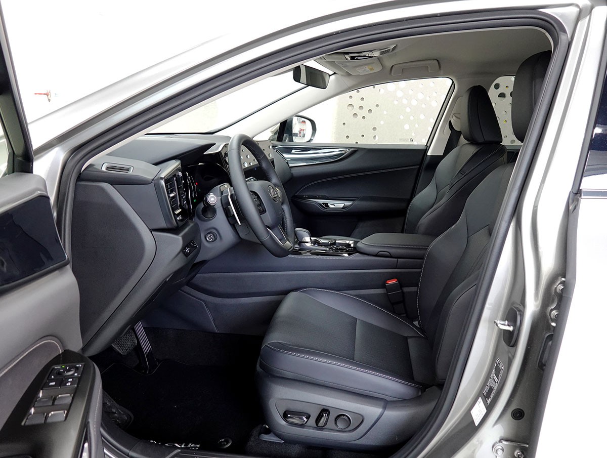 LEXUS NX 450h+ E-FOUR Comfort, 20" Alufelgen-image-6