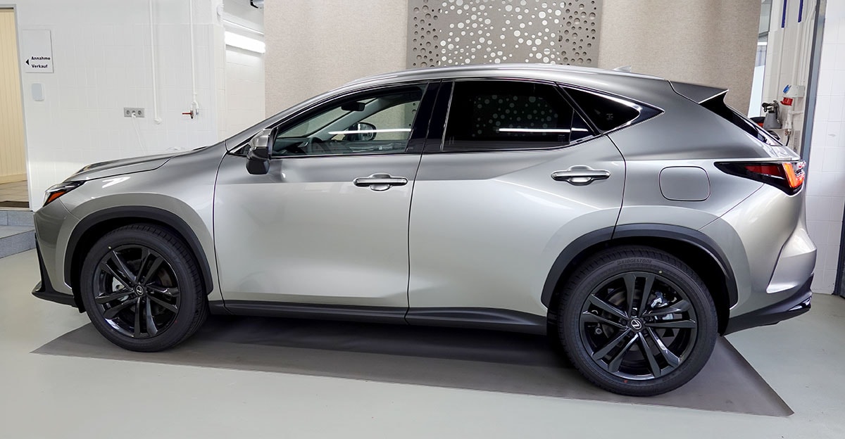 LEXUS NX 450h+ E-FOUR Comfort, 20" Alufelgen-image-1