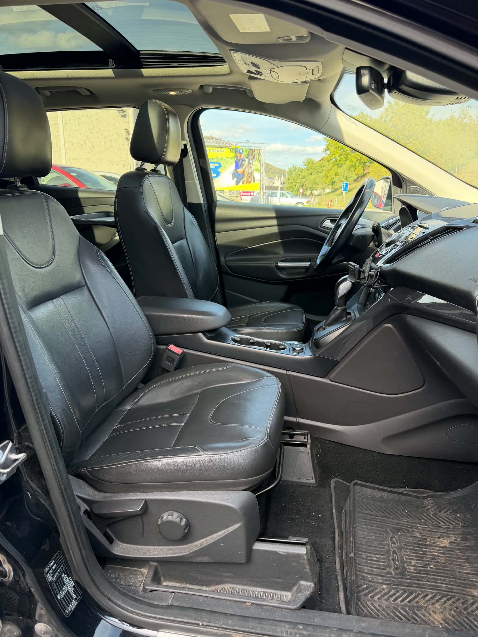 FORD Kuga 2.0 TDCi Titanium 4WD PowerShift-image-4