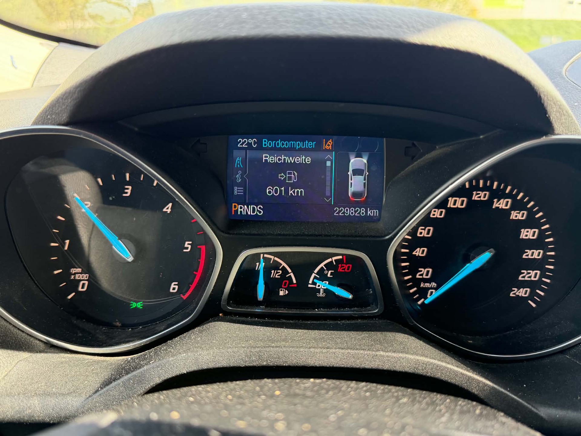 FORD Kuga 2.0 TDCi Titanium 4WD PowerShift-image-13