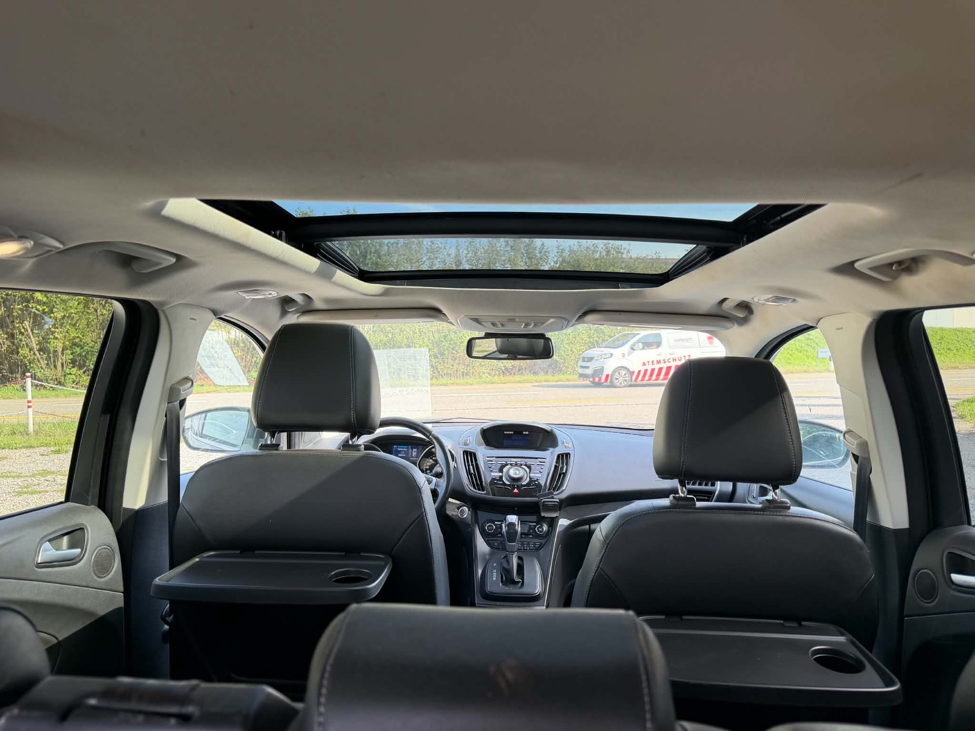 FORD Kuga 2.0 TDCi Titanium 4WD PowerShift-image-2