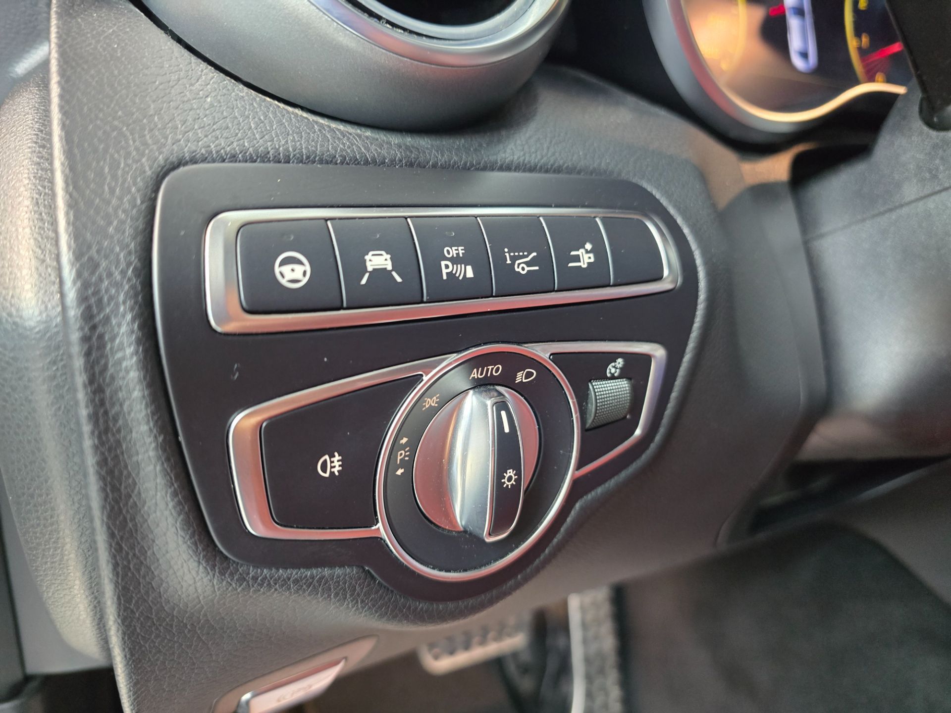 MERCEDES-BENZ C 43 AMG 4Matic 9G-Tronic-image-12