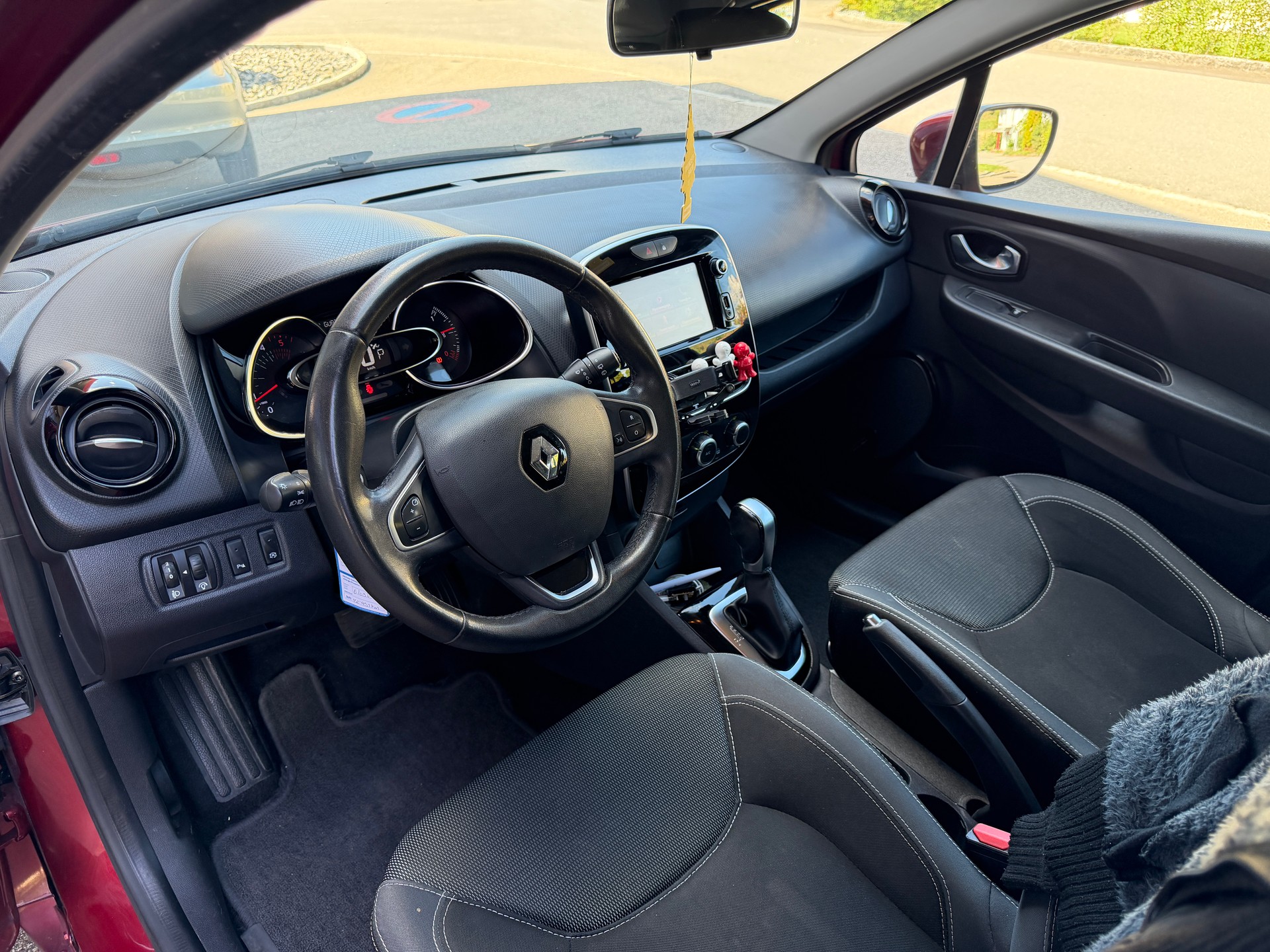 RENAULT Clio 1.5 dCi Swiss Edition EDC-image-7