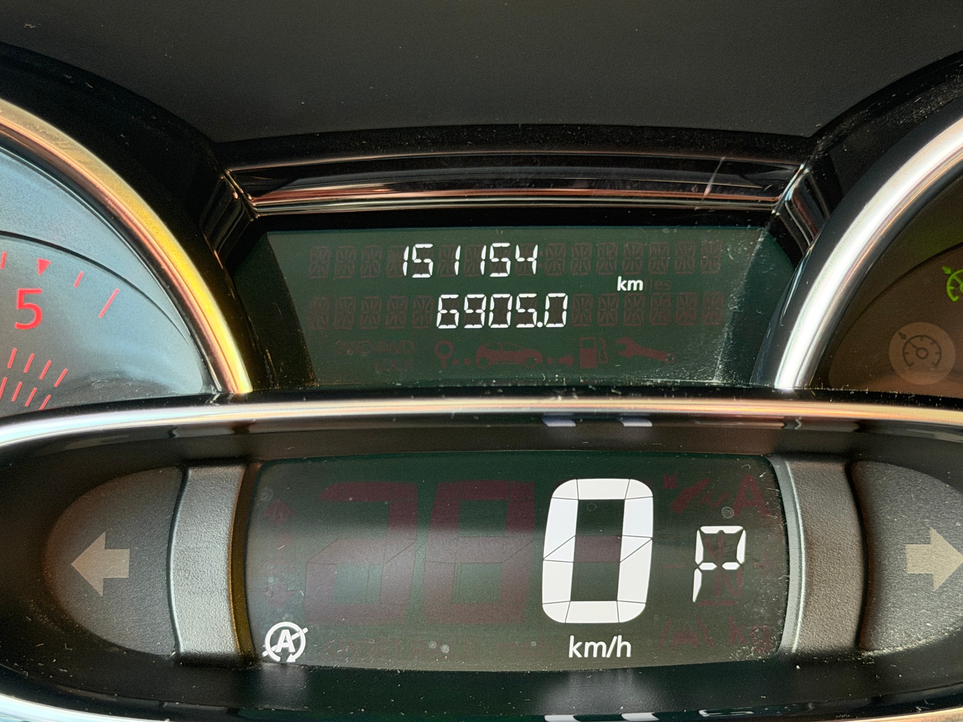 RENAULT Clio 1.5 dCi Swiss Edition EDC-image-12