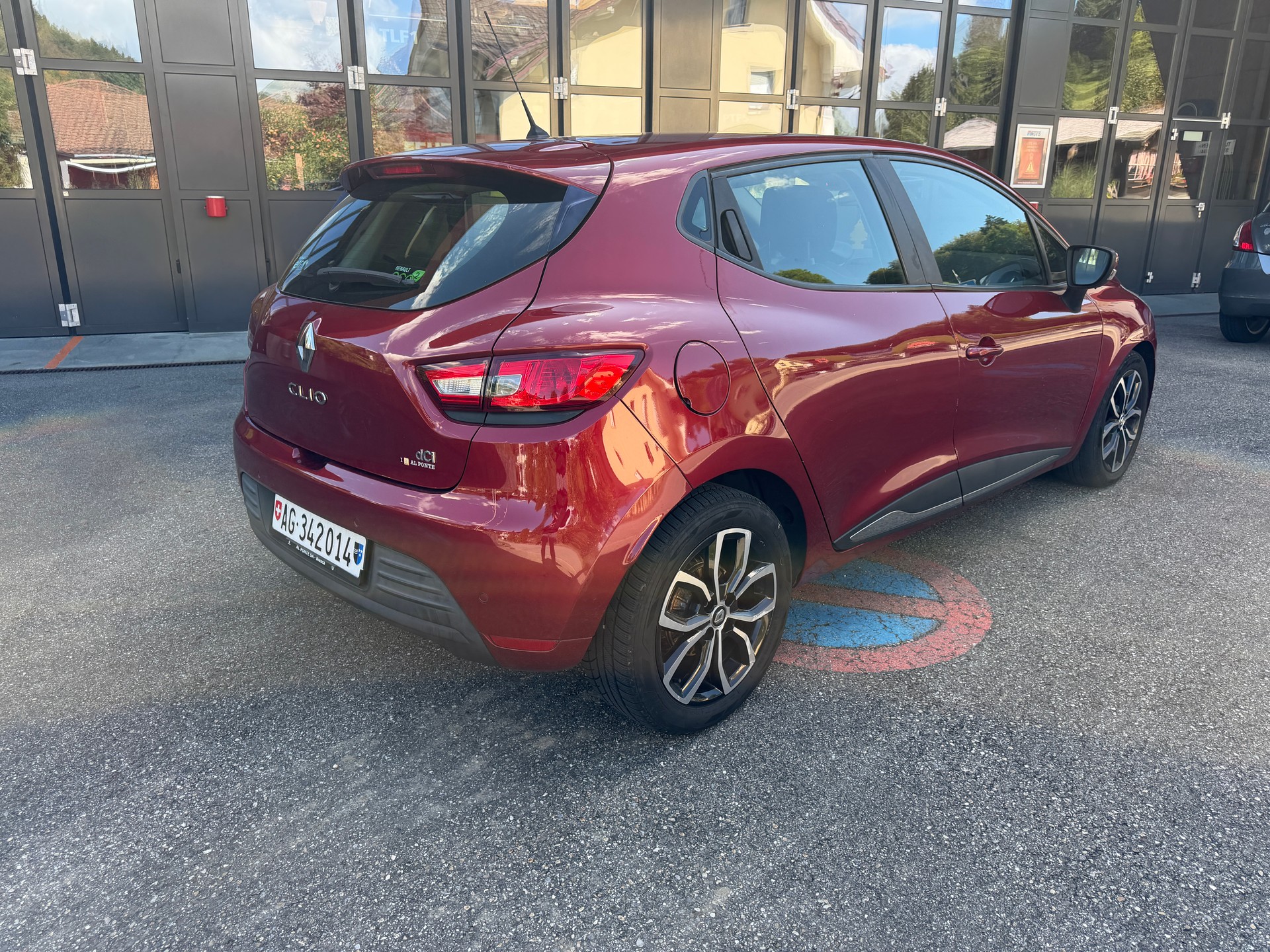 RENAULT Clio 1.5 dCi Swiss Edition EDC-image-3