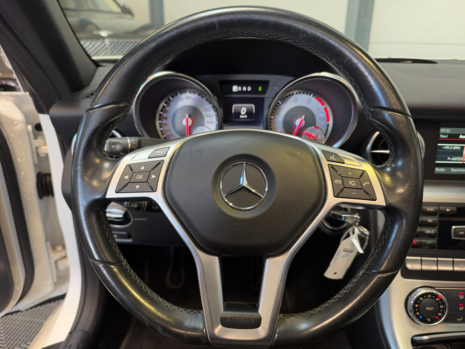 MERCEDES-BENZ SLK 200 Cabriolet-image-11