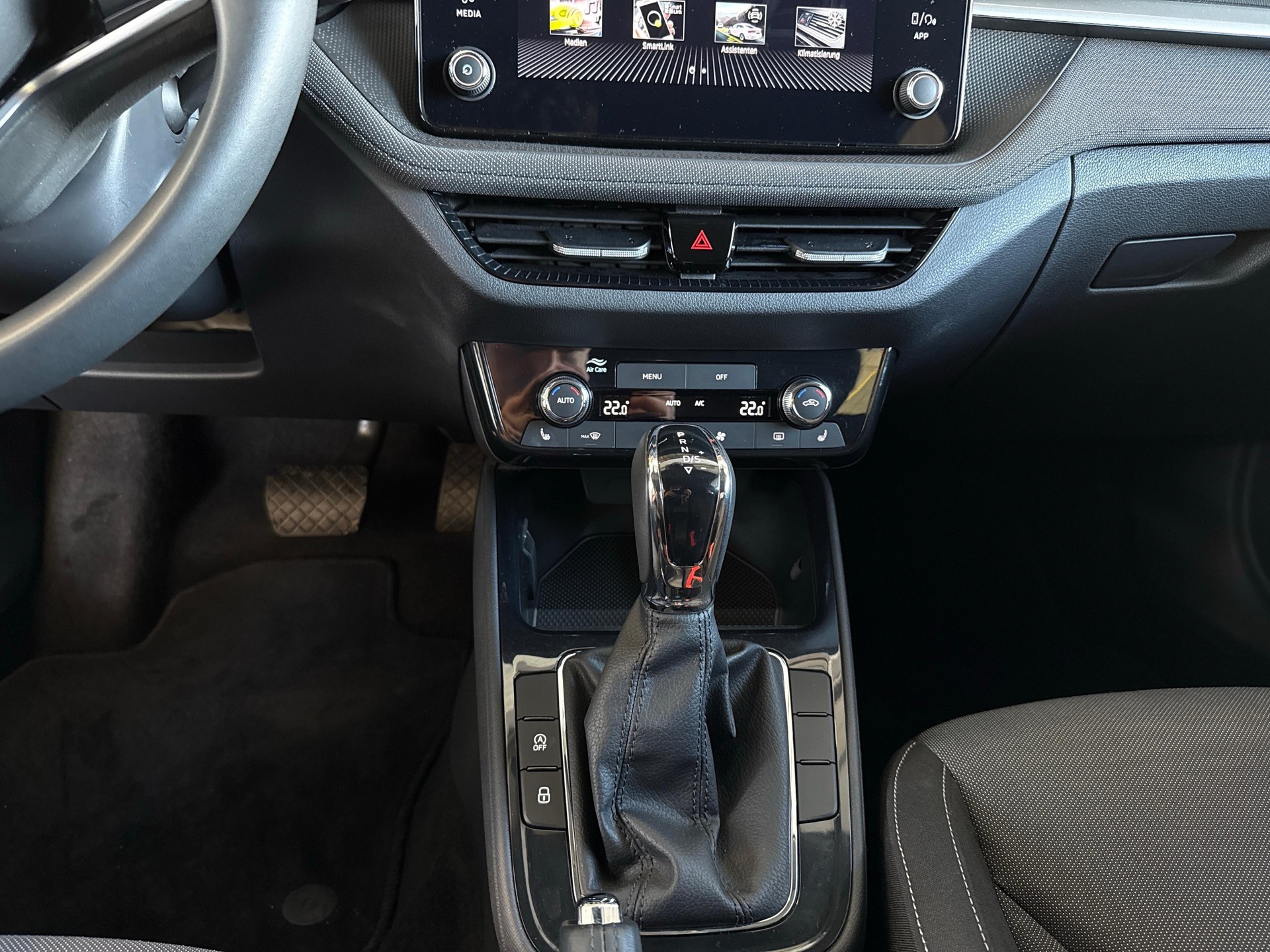 SKODA Fabia 1.0 TSI Selection DSG-image-16