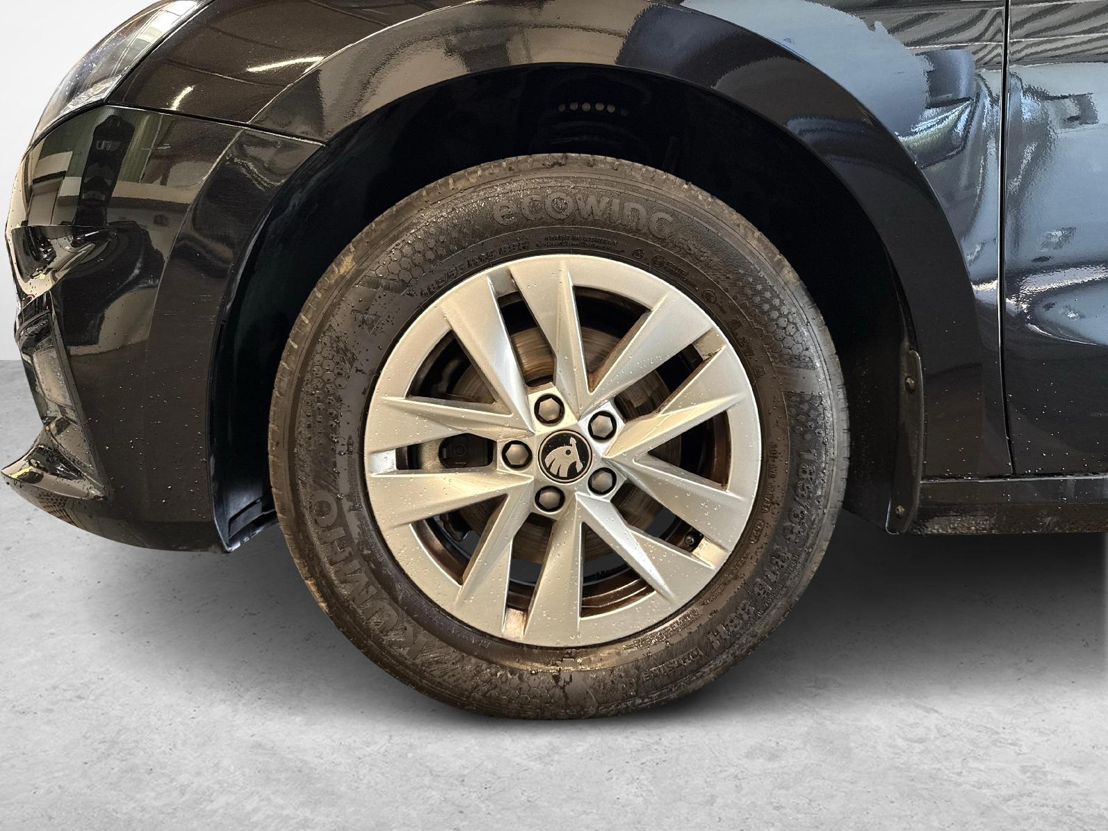 SKODA Fabia 1.0 TSI Selection DSG-image-12