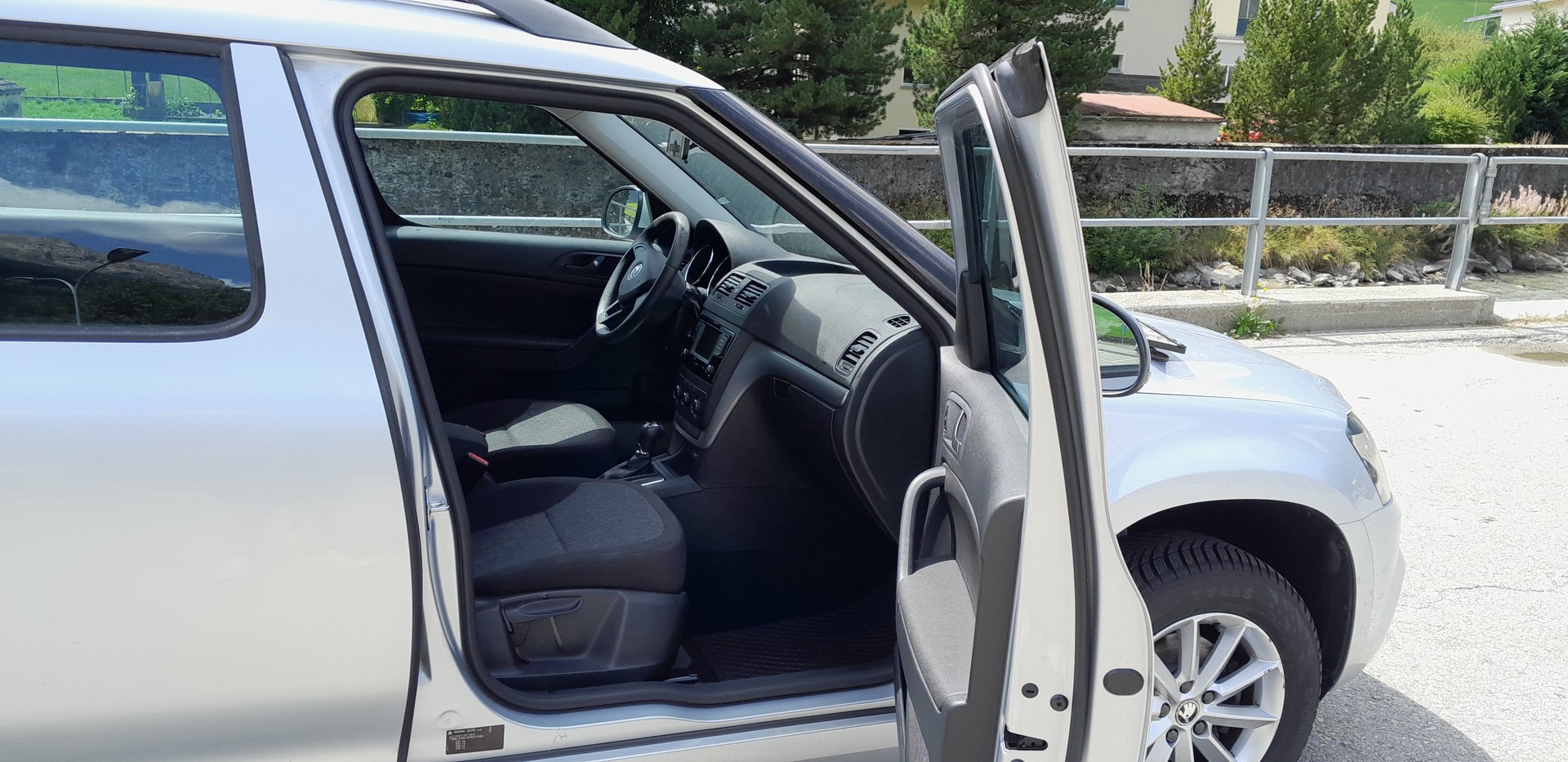 SKODA Yeti 1.4 TSI Active 4x4 DSG-image-14