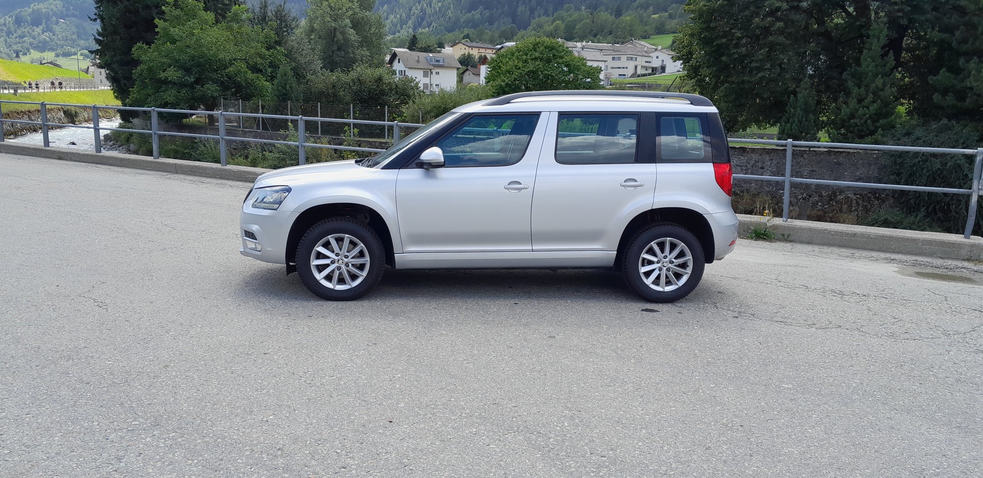 SKODA Yeti 1.4 TSI Active 4x4 DSG-image-3