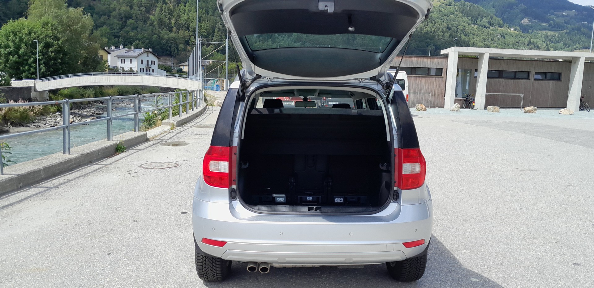 SKODA Yeti 1.4 TSI Active 4x4 DSG-image-9