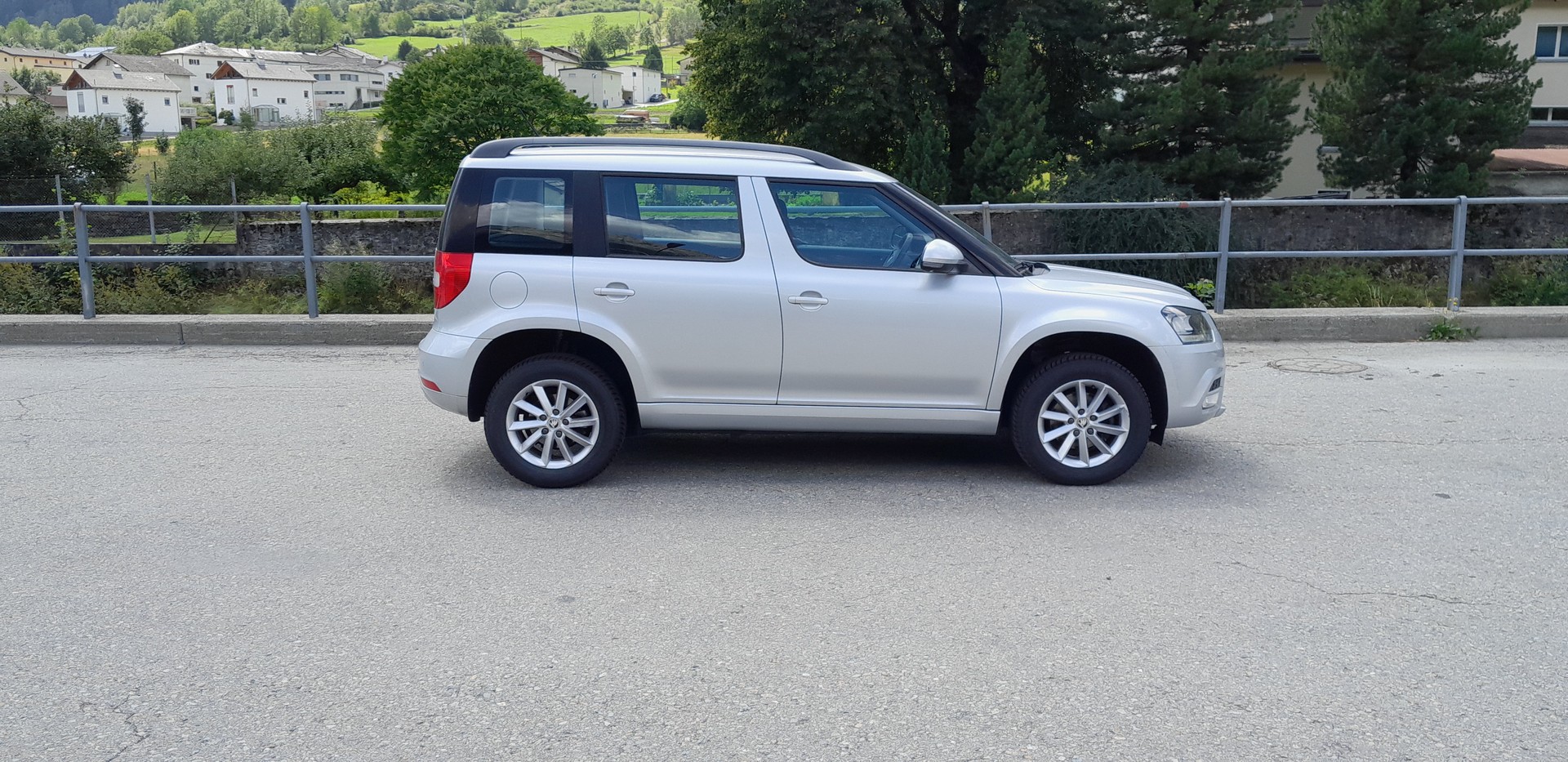 SKODA Yeti 1.4 TSI Active 4x4 DSG-image-4