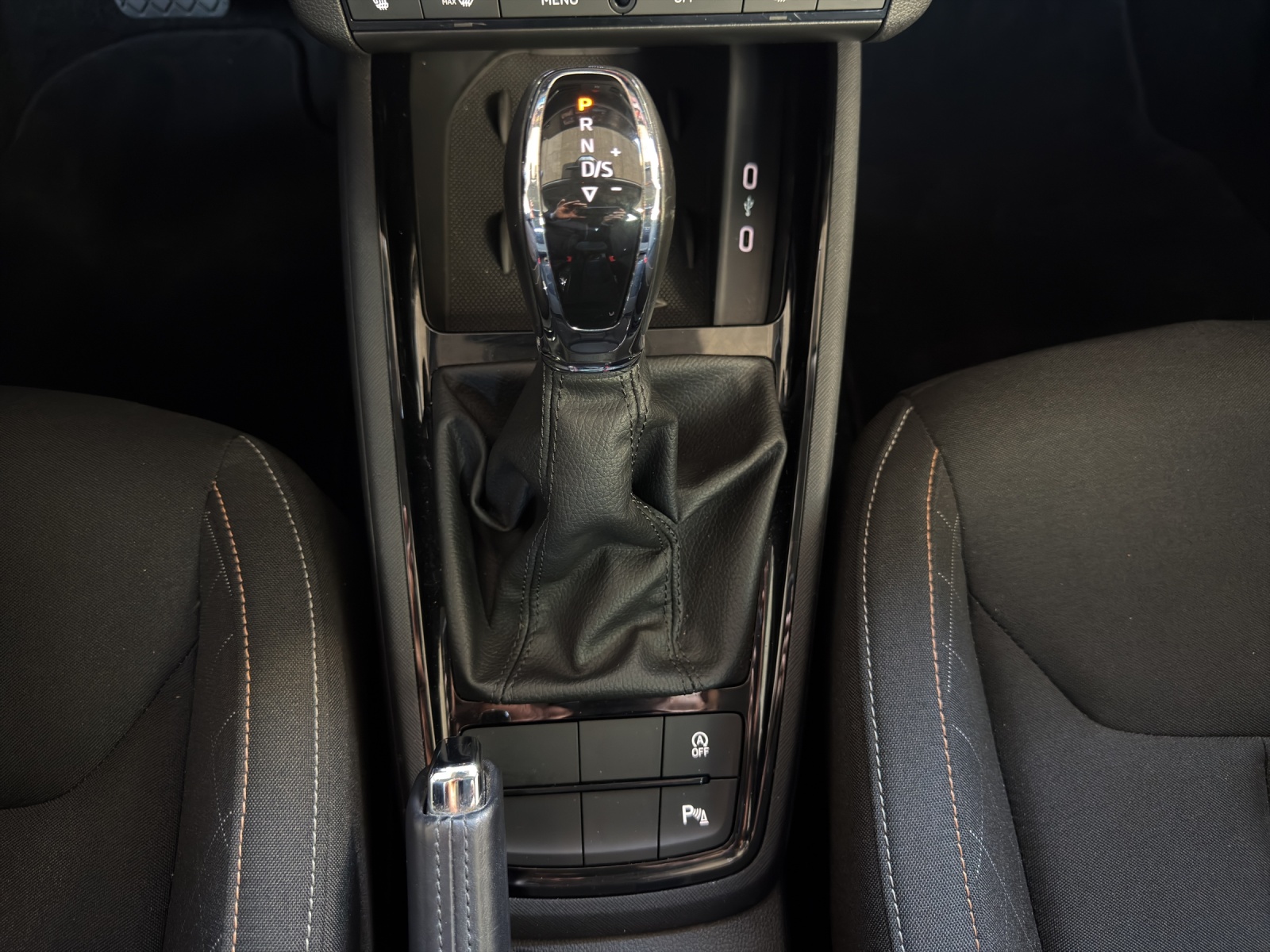 SKODA Kamiq 1.0 TSI Ambition DSG-image-22