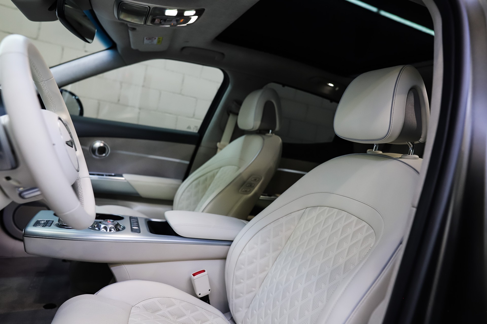 GENESIS GV60 77.4 kWh Sport Plus AWD * Makalu Gray Matt *-image-8