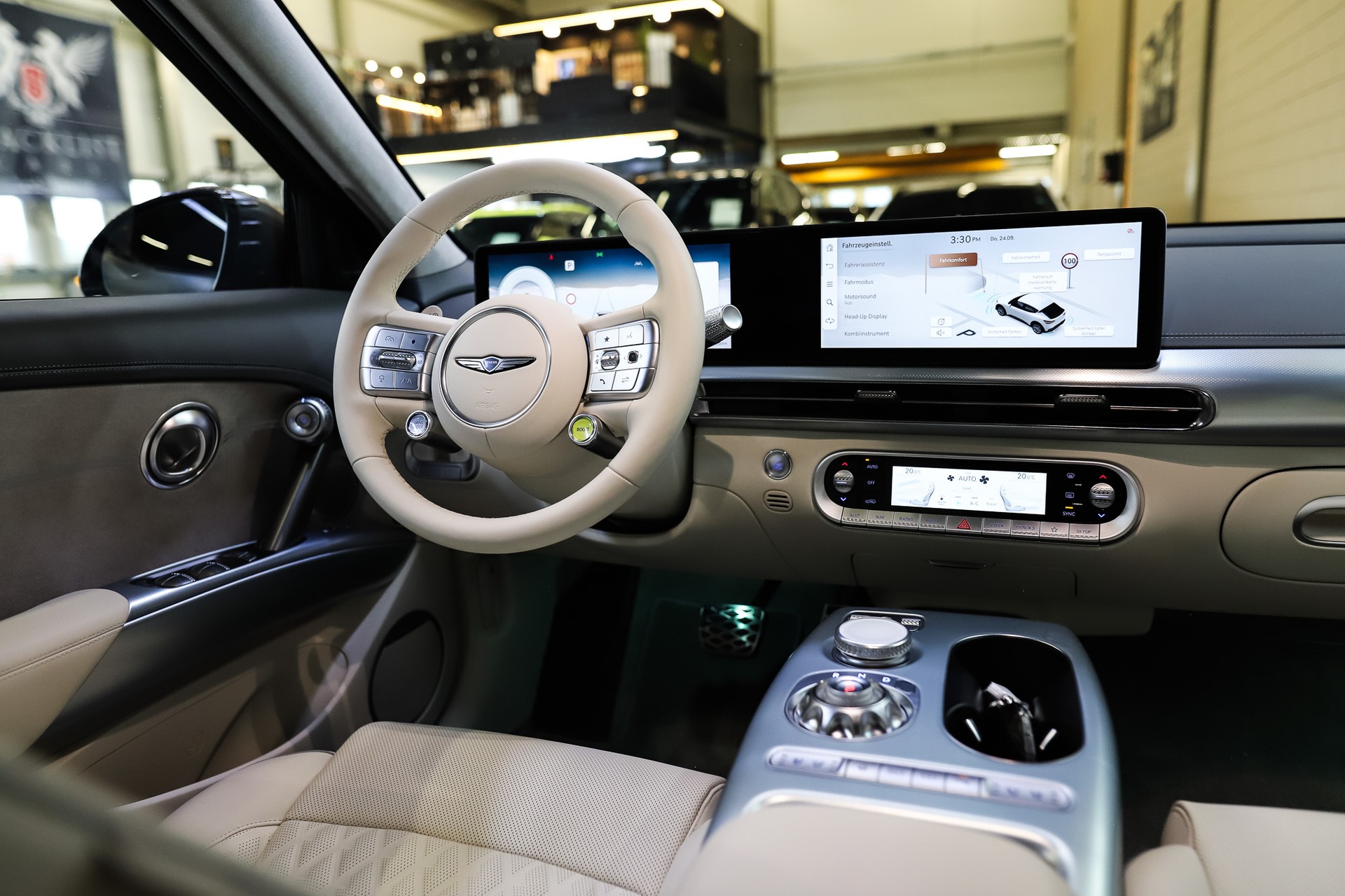 GENESIS GV60 77.4 kWh Sport Plus AWD * Makalu Gray Matt *-image-22