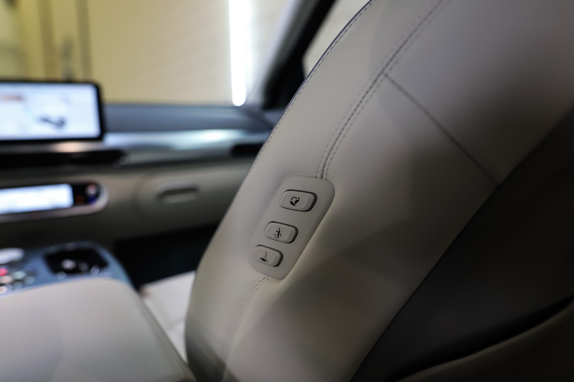 GENESIS GV60 77.4 kWh Sport Plus AWD * Makalu Gray Matt *-image-20