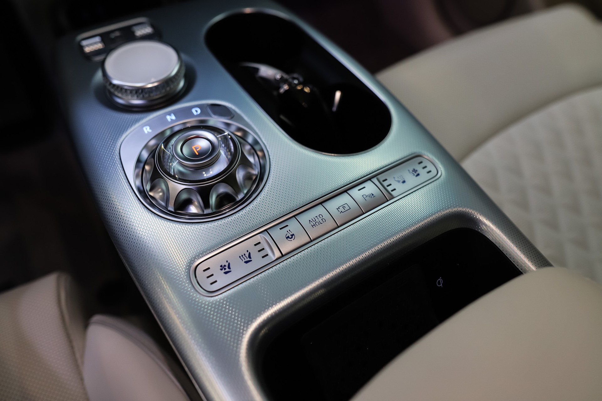 GENESIS GV60 77.4 kWh Sport Plus AWD * Makalu Gray Matt *-image-13