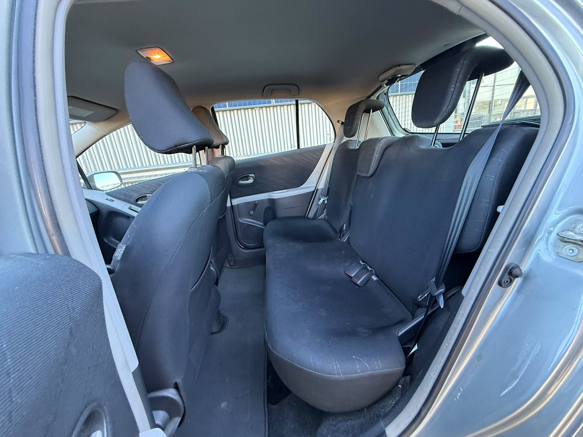 TOYOTA Yaris 1.3 Linea Sol-image-7