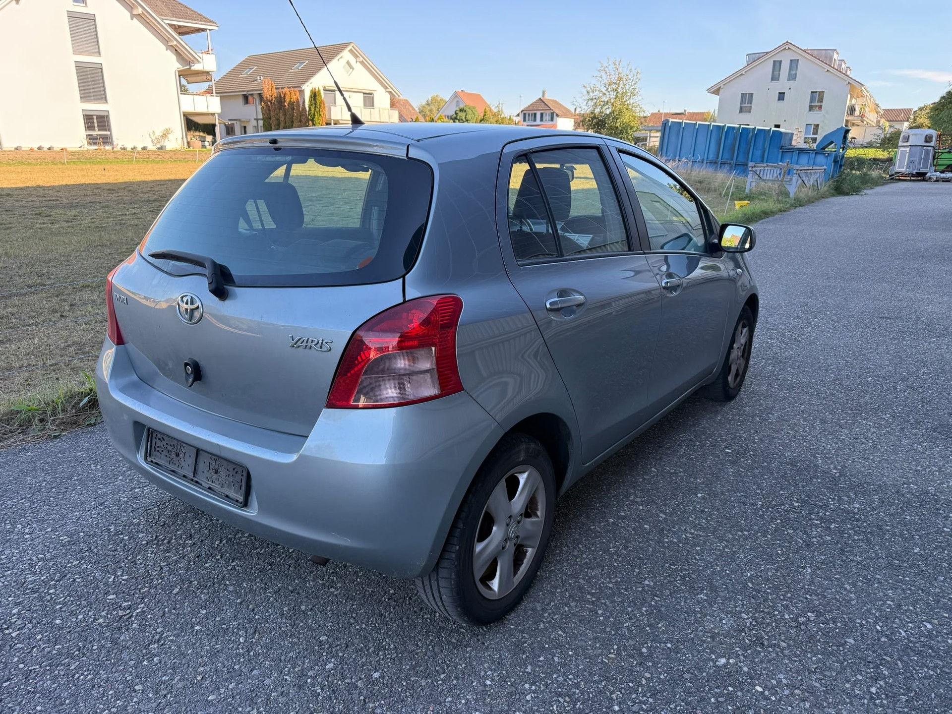 TOYOTA Yaris 1.3 Linea Sol-image-3