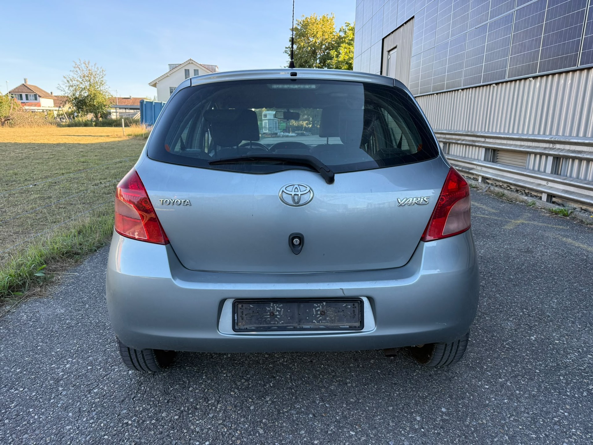 TOYOTA Yaris 1.3 Linea Sol-image-4