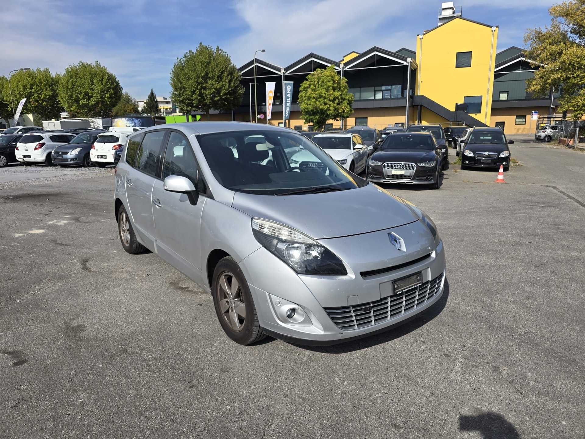 RENAULT Grand Scénic 2.0 16V Dynamique X-Tronic CVT-image-1