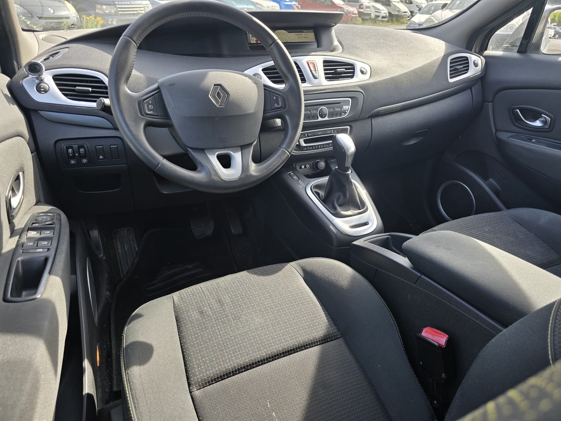 RENAULT Grand Scénic 2.0 16V Dynamique X-Tronic CVT-image-8