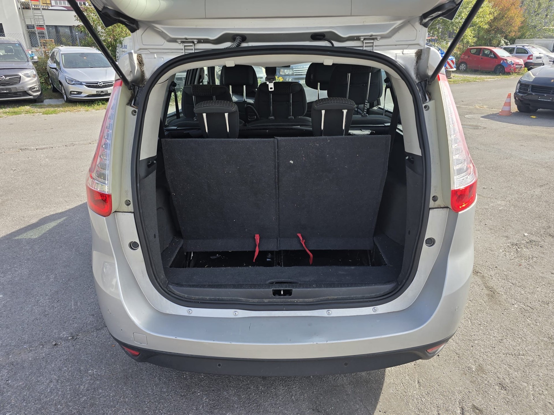 RENAULT Grand Scénic 2.0 16V Dynamique X-Tronic CVT-image-6
