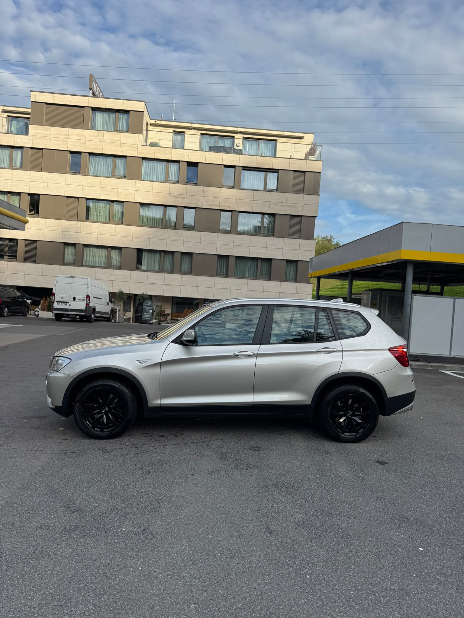 BMW X3 xDrive 20i Steptronic-image-2
