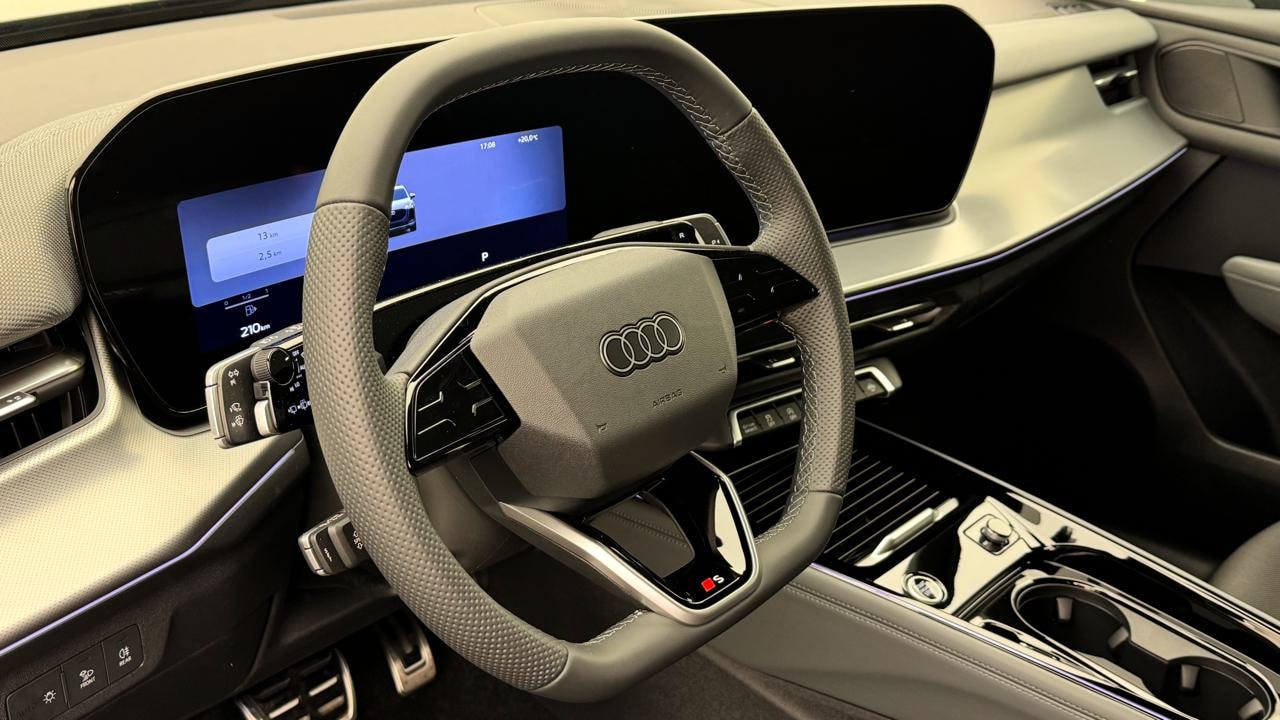 AUDI Q3 SUV TFSI quattro 195 kW S tronic-image-6