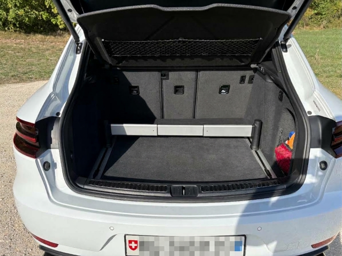 PORSCHE 3.0 V6 GTS-image-4