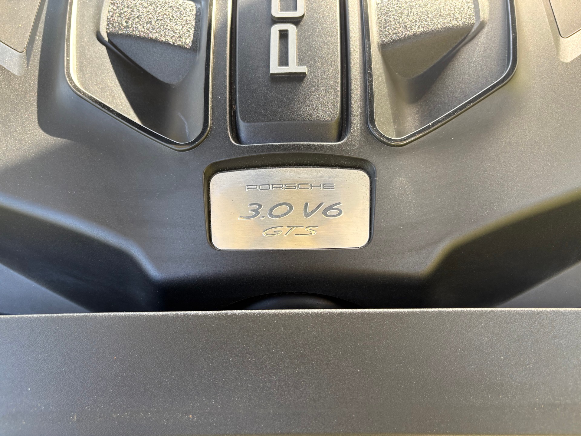 PORSCHE 3.0 V6 GTS-image-8