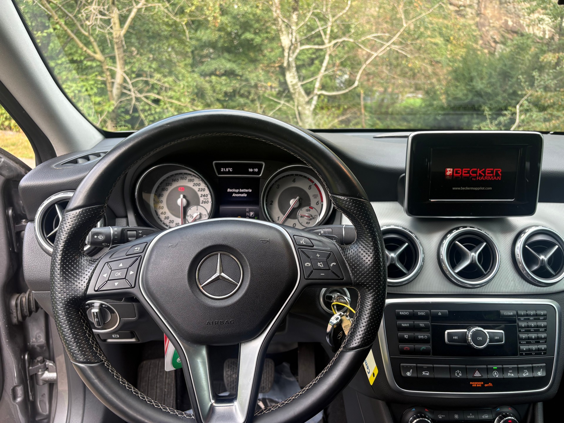 MERCEDES-BENZ GLA 200 CDI Swiss Star Edition 4Matic 7G-DCT-image-9