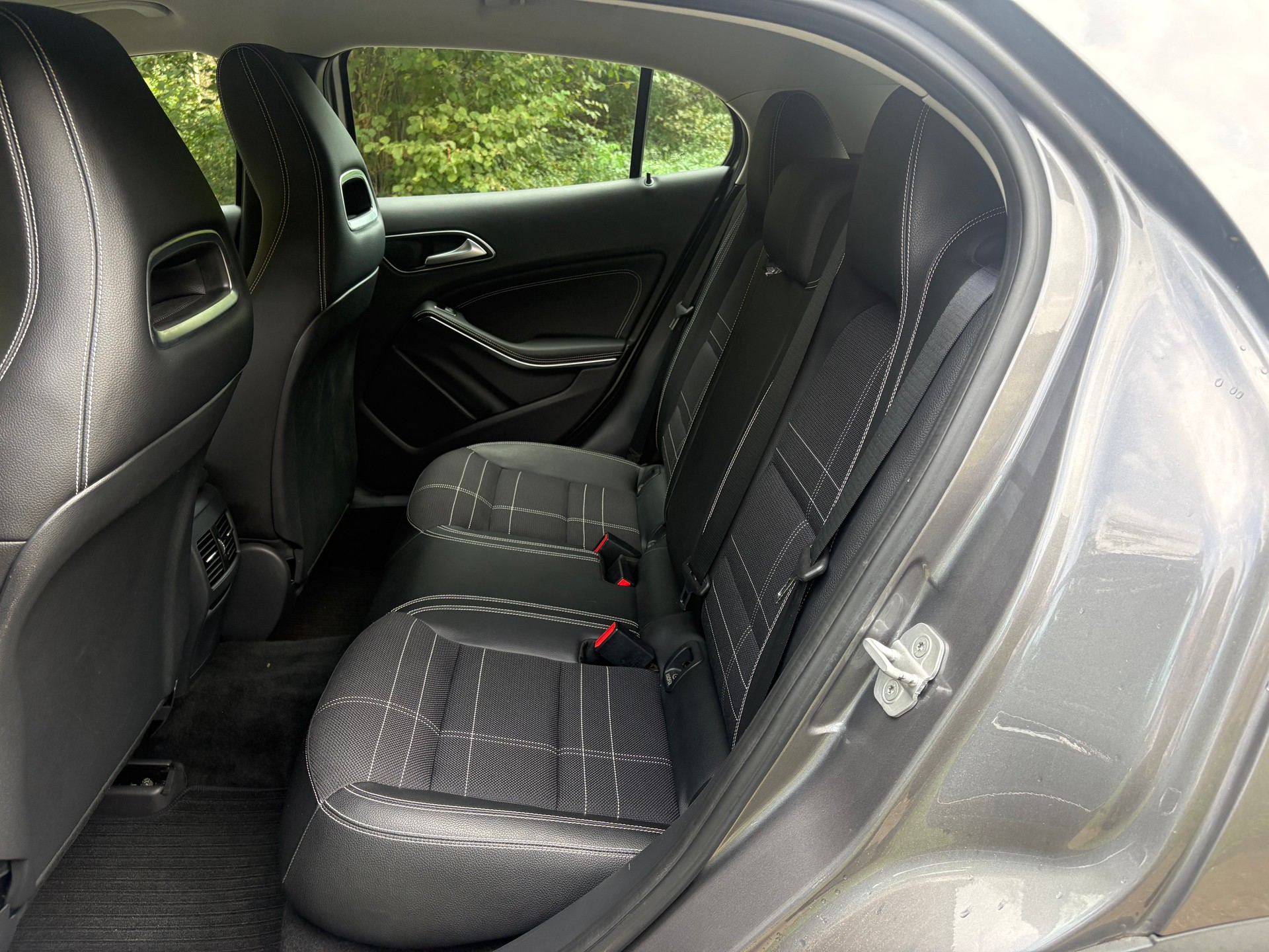 MERCEDES-BENZ GLA 200 CDI Swiss Star Edition 4Matic 7G-DCT-image-11