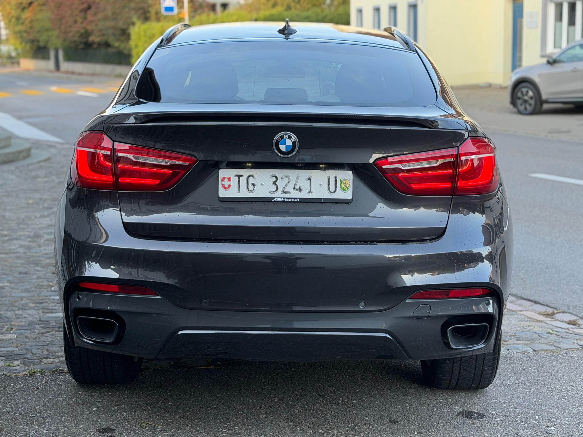 BMW X6 M50d Steptronic | NightVision | HeadUp | 360° Kamera | Frisch MFK | LEDER | M-Paket | AHK 3500kg | Glasdach-image-4